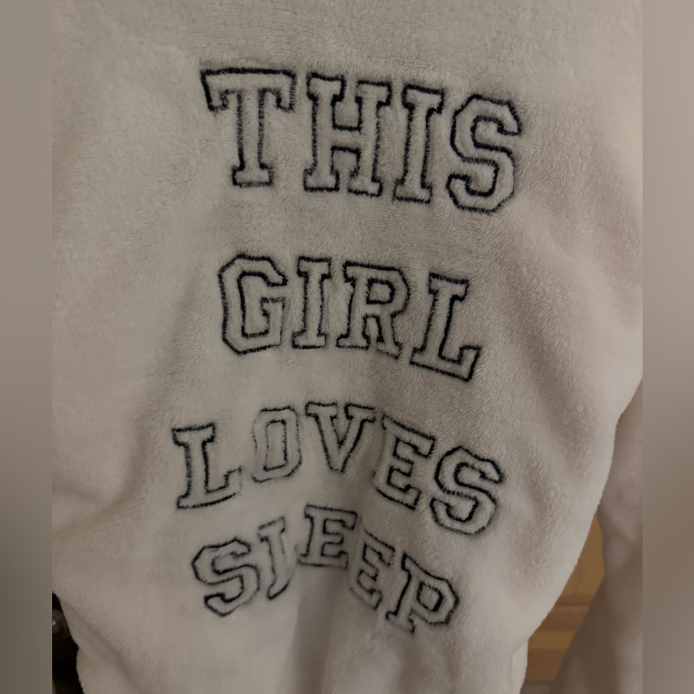 White Fuzzy Robe - Picture 5 of 5